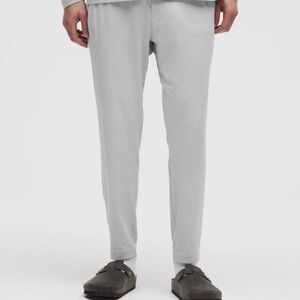 Lulu Lemon Men’s Tapered Pants (XXL)